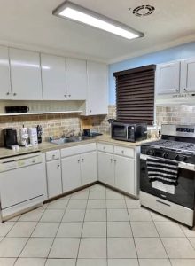 Portofino; Nestled on Nottingham 3 bed (18)